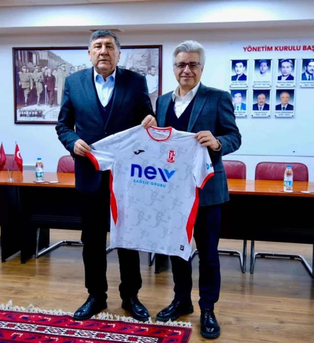 Balıkesirspor Kulübü Başkanı Volkan Altınöz, Balıkesir Ticaret Borsası'nı Ziyaret Etti
