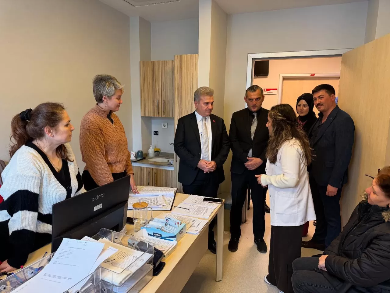 AK Partili Canbey, Edremit'teki Sağlıklı Yaşam Merkezi'ni Ziyaret Etti