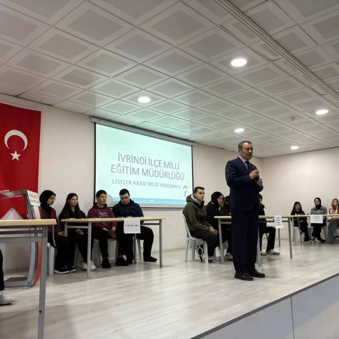 İvrindi'de Korkma! Gençliğin Ruhu Burada Bilgi Yarışması Düzenlendi