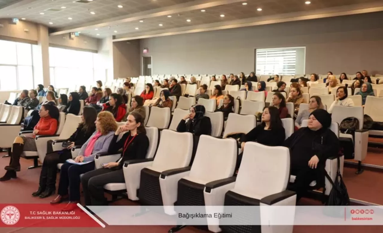 Balıkesir'de Sağlık Personeli İçin Bağışıklama Eğitimi Düzenlendi