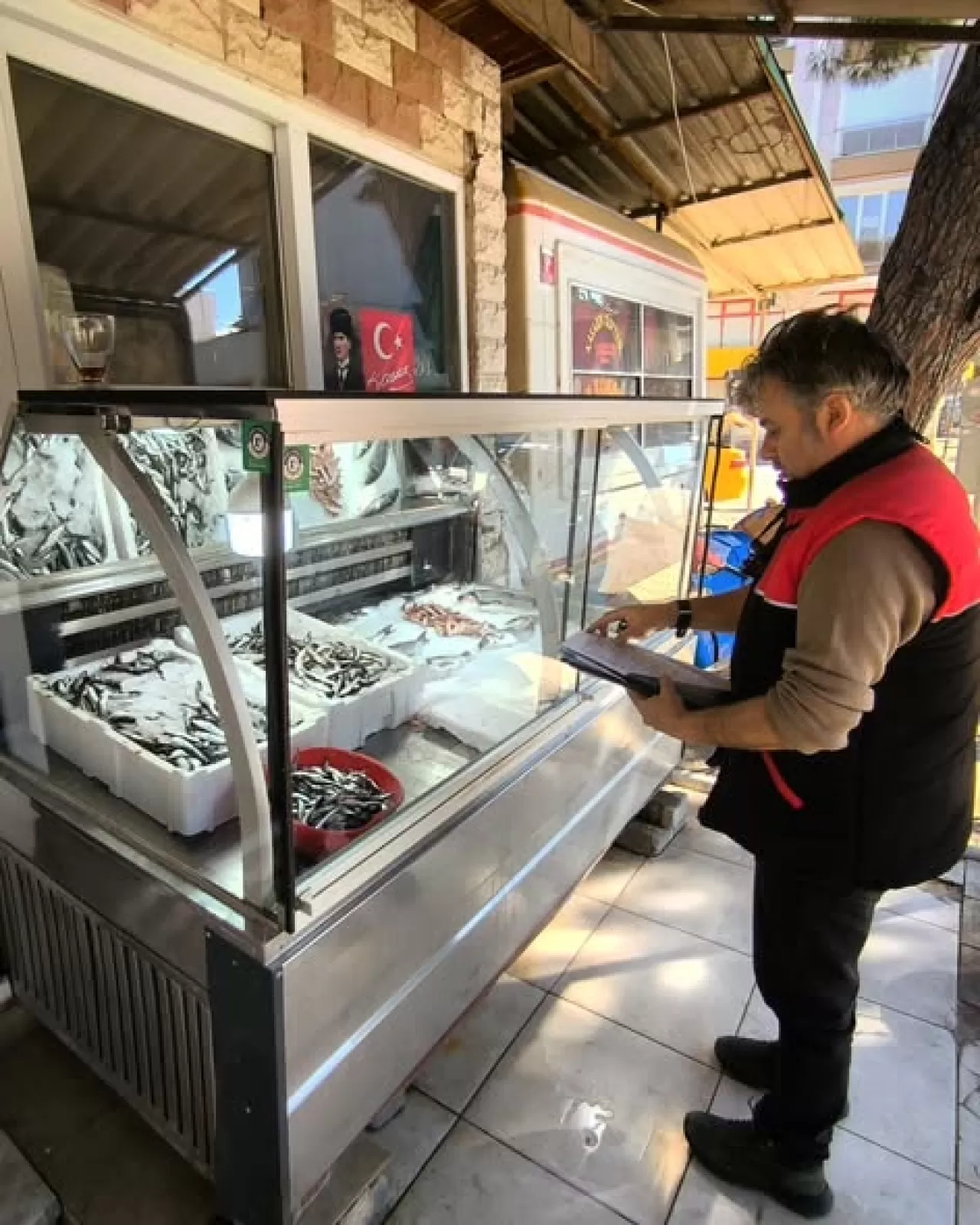 Gömeç'te Su Ürünleri Satış Yerleri Denetlendi