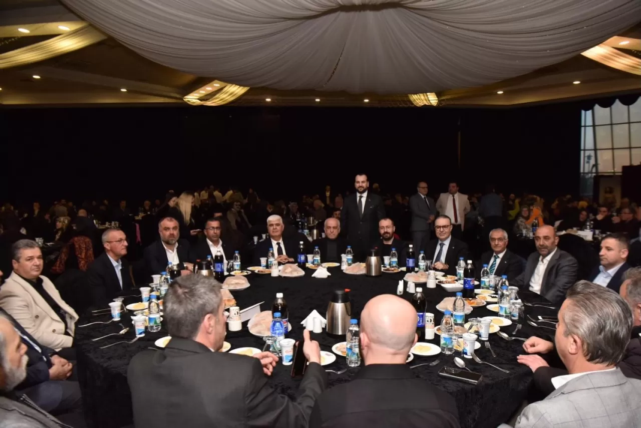 Altıeylül Belediyesi Başkan Yardımcısı Doğaç Arabacı, Terziler ve Konfeksiyoncular Odası'nın İftar Programına Katıldı