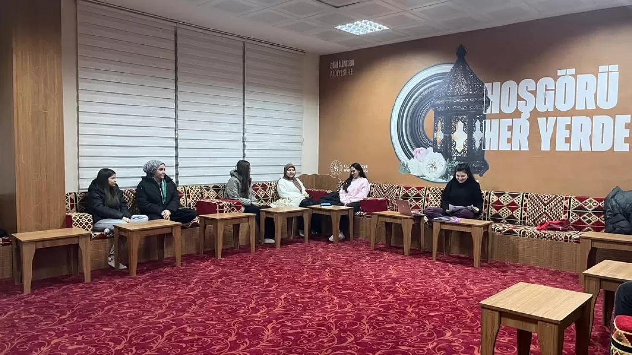 Sındırgı'da Genç Kalemler Deprem Sürecini Kayıt Altına Alacak