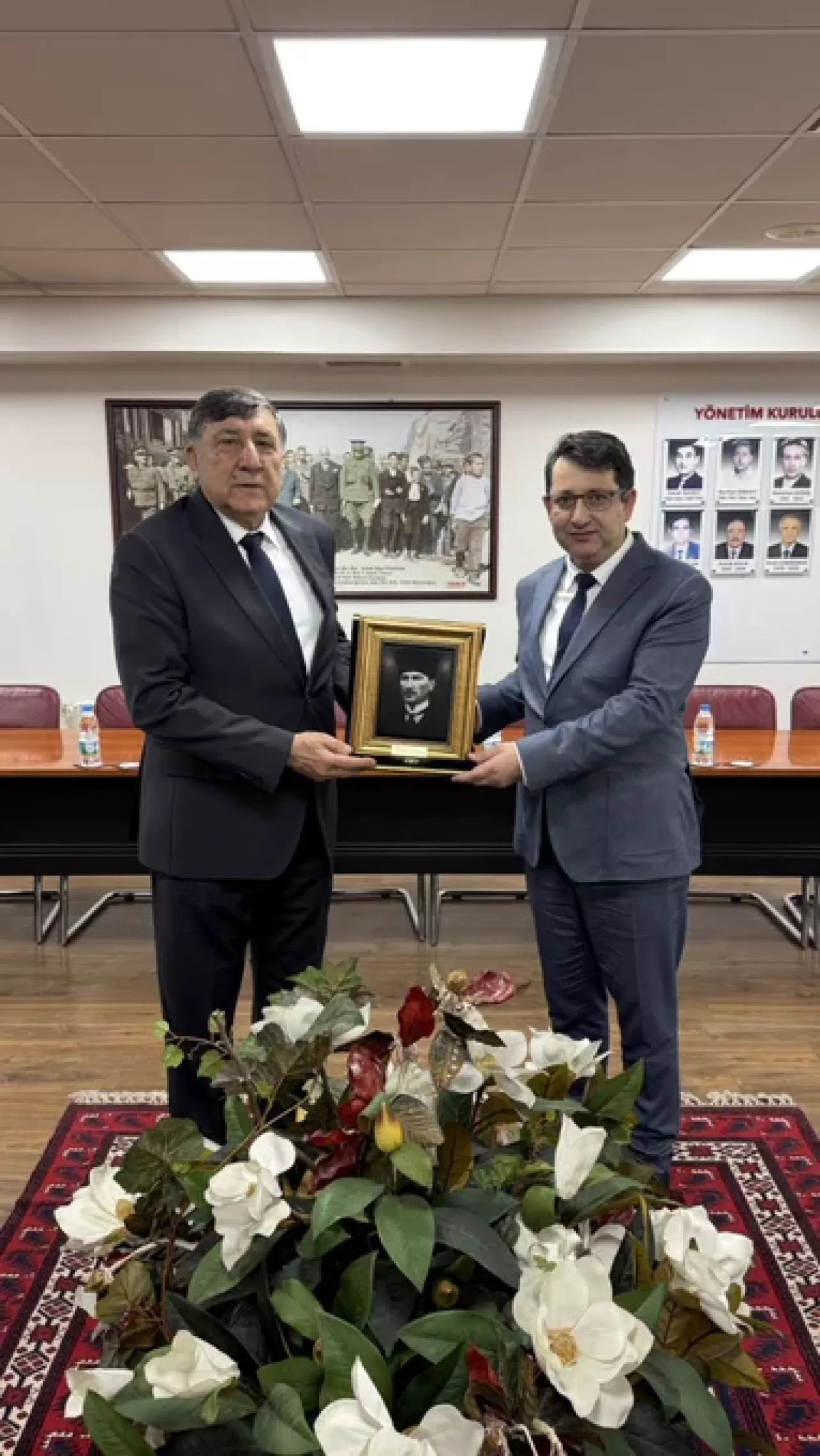 Balıkesir Defterdarı ve Grup Müdürleri Ticaret Borsası'nı Ziyaret Etti