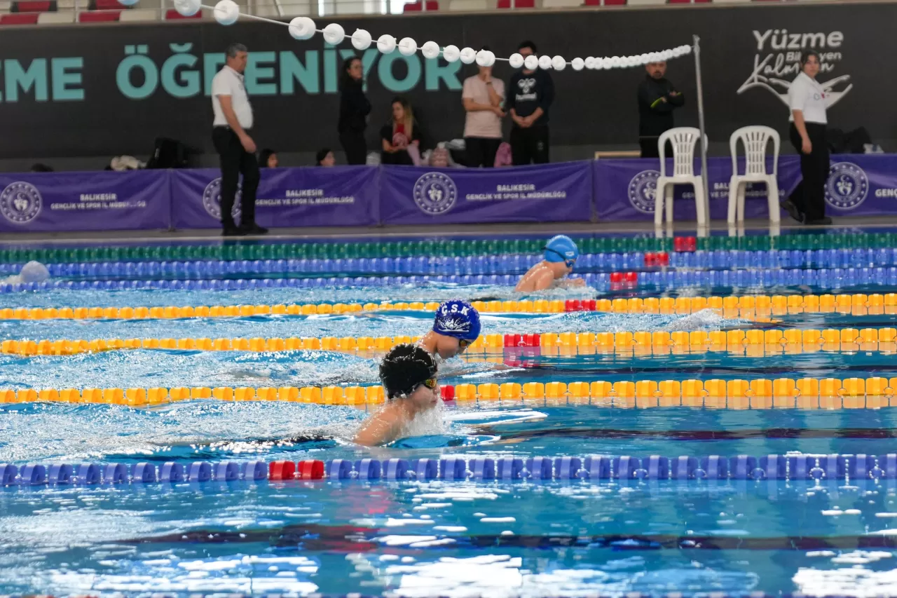 Gençlik ve Spor İl Müdürlüğü'nün Yüzme Yarışları Tamamlandı