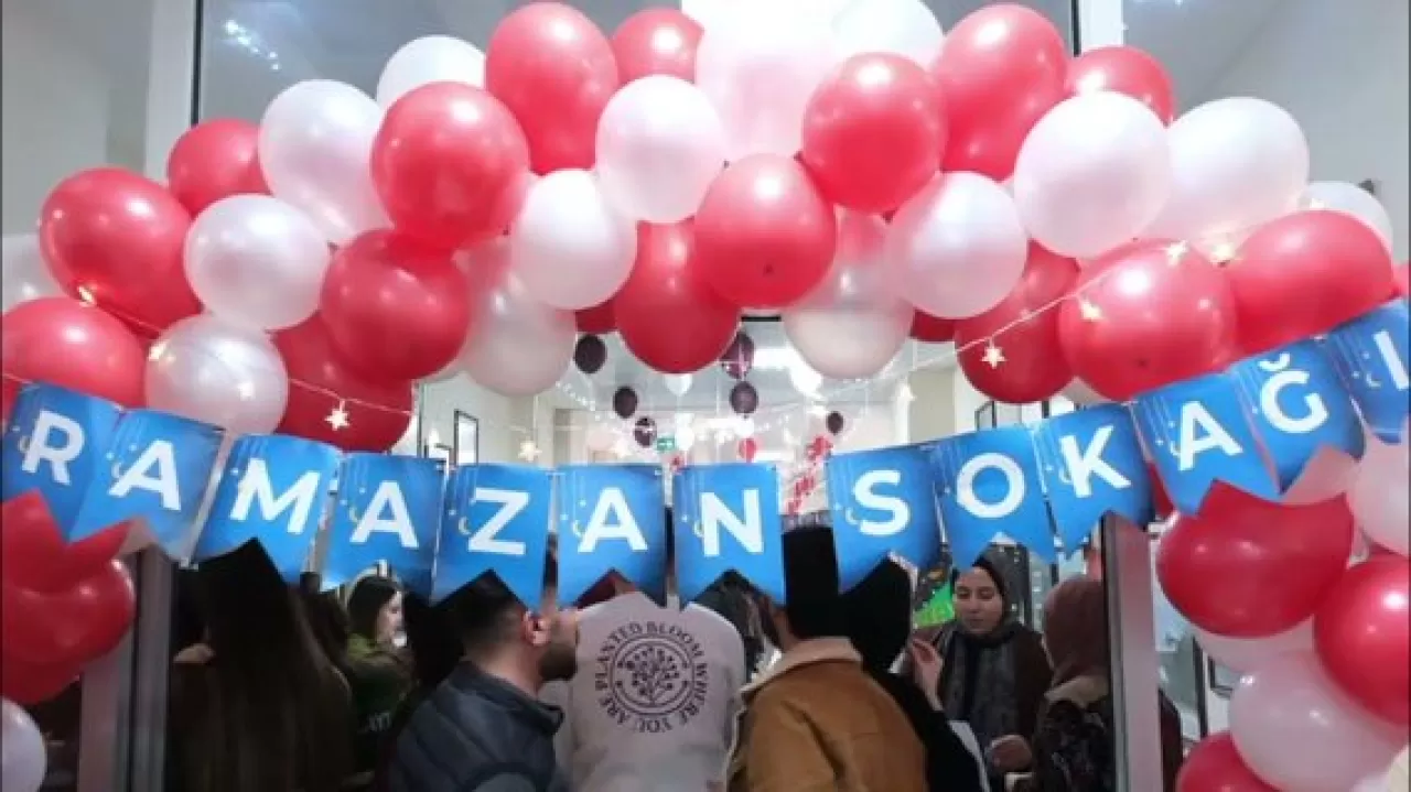 Balıkesir Üniversitesi'nde Geleneksel Ramazan Sokağı Etkinliği Coşkuyla Açıldı