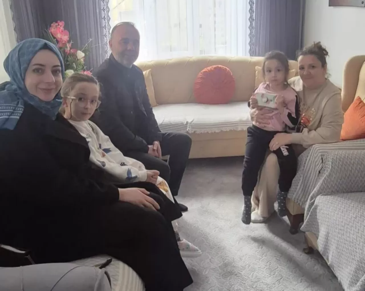 AK Parti Balıkesir'de Hane Ziyaretleri ve Gönül Sofralarıyla Halkla Buluşuyor