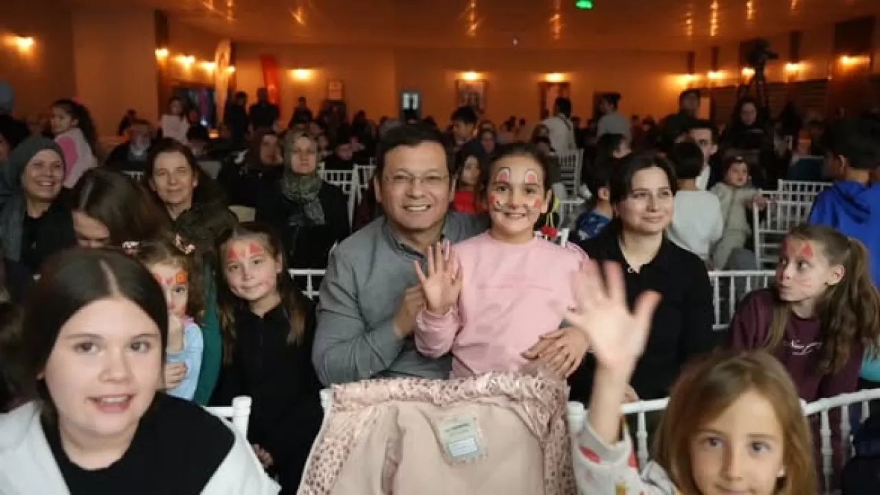 Sındırgı'da Ramazan Coşkusu: Çocuklar Pandomimle Buluştu