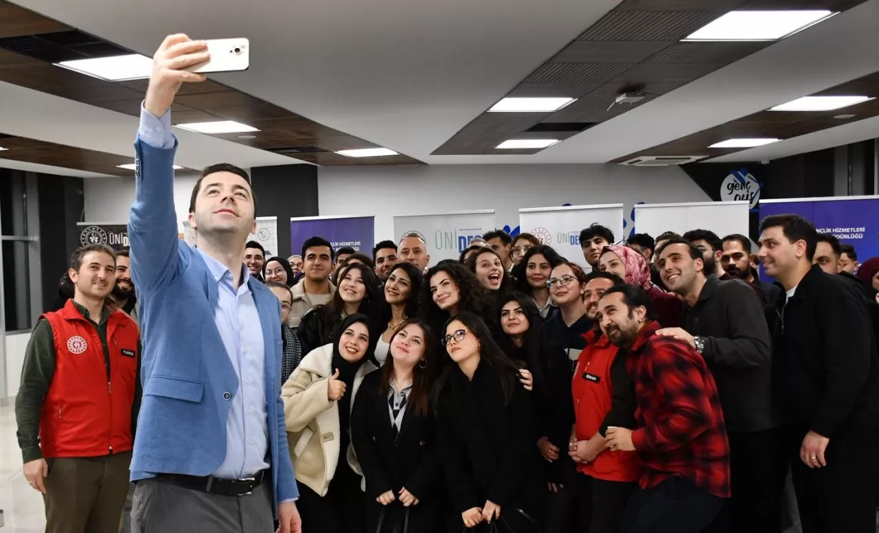 Gençlik Liderleri ve Üniversite Toplulukları ile Anlamlı Buluşma