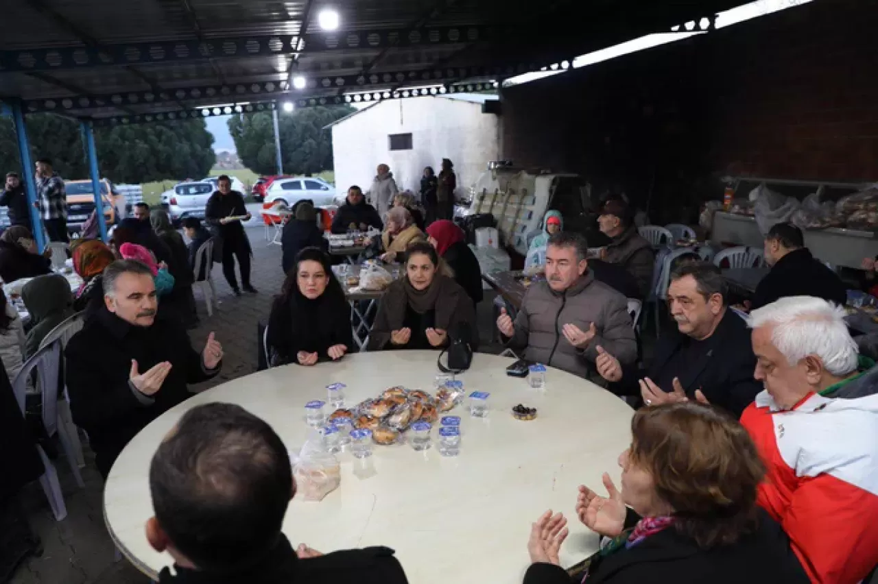 Edremit Kaymakamı Ahmet Odabaş, Bostancı Mahallesi'nin Geleneksel İftarında Vatandaşlarla Buluştu