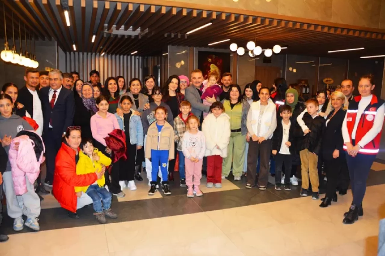 Edremit'te Öksüz ve Yetim Çocuklar İçin İftar Programı Düzenlendi