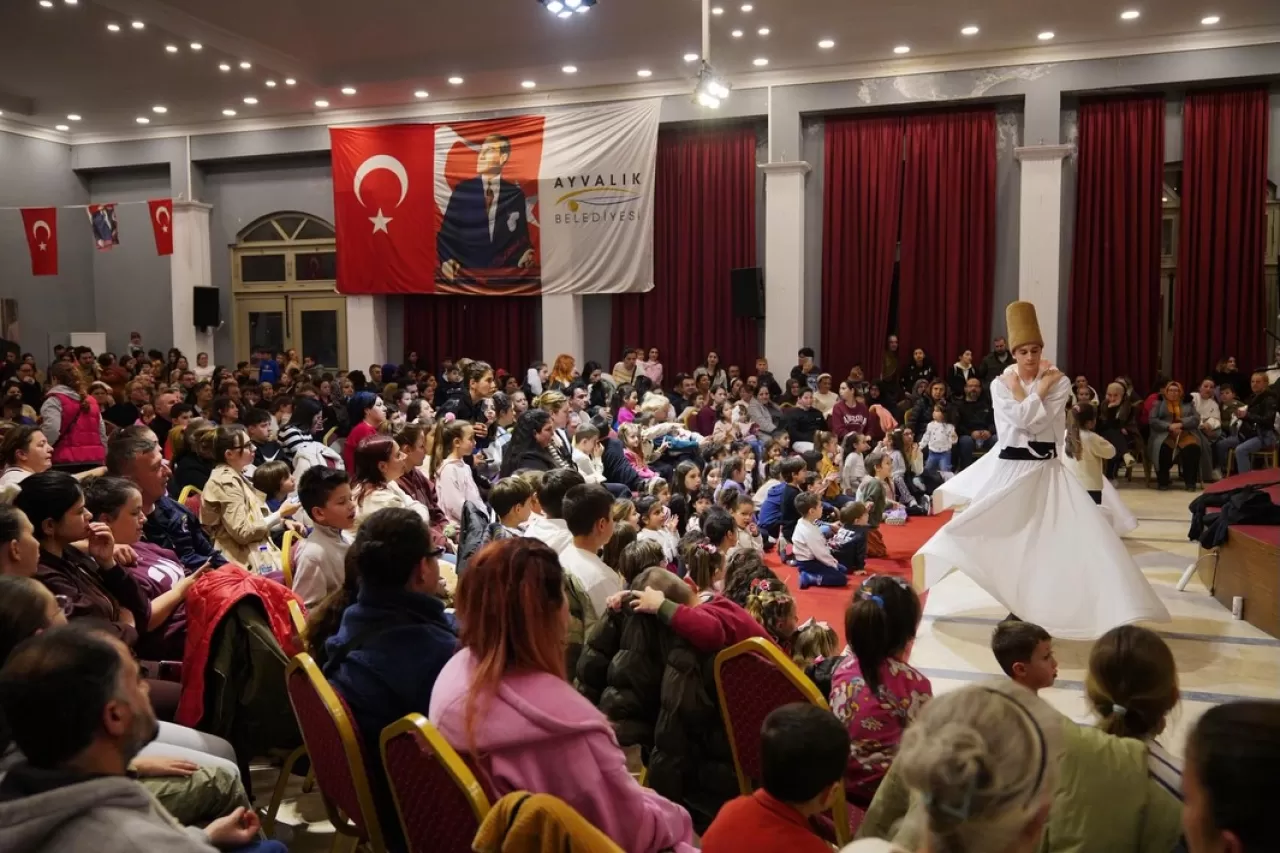 Ayvalık'ta Ramazan Coşkusu: Çocuklar ve Aileler Unutulmaz Bir Gece Yaşadı