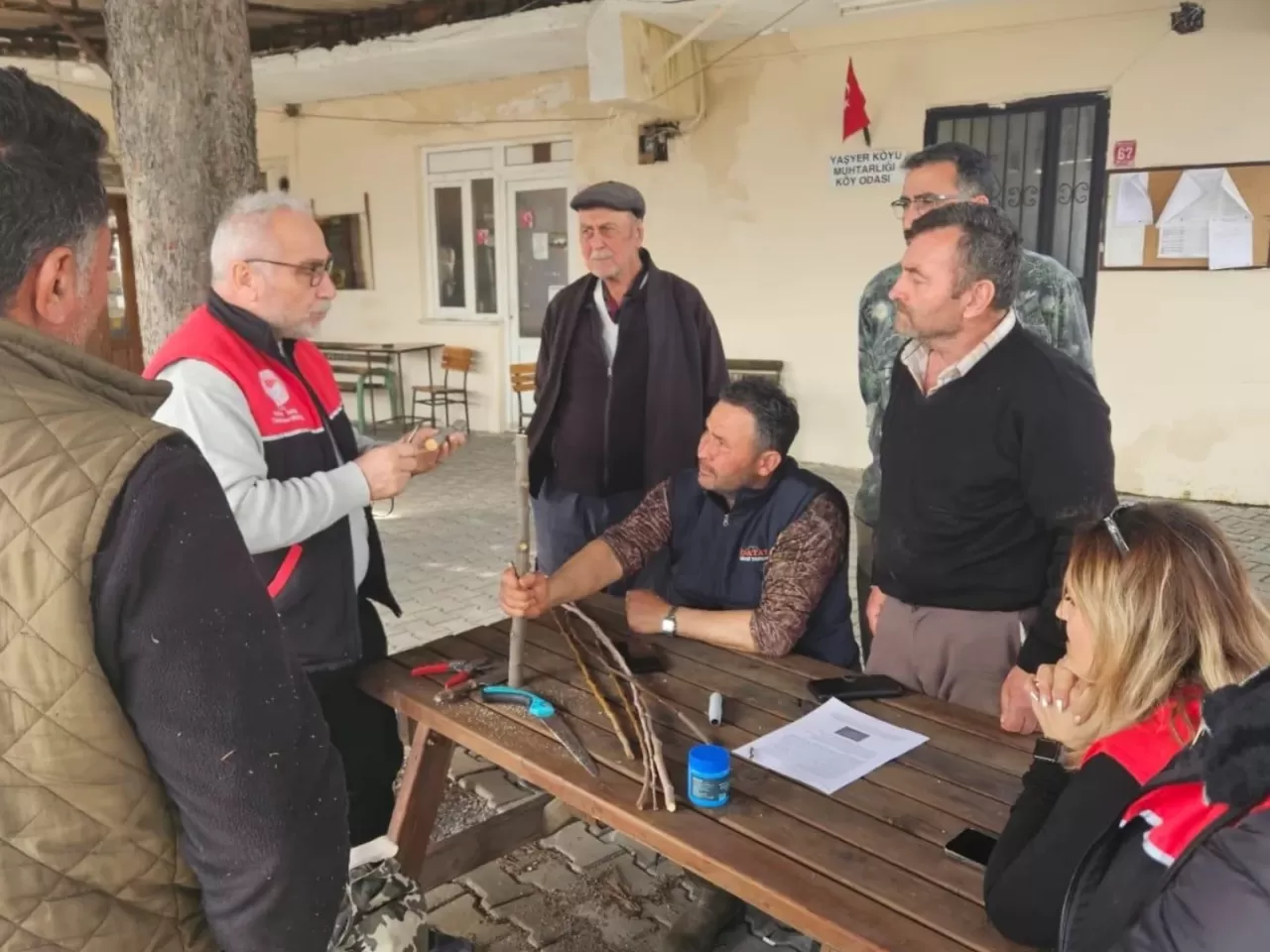 Edremit'te Meyve Ağaçlarında Aşılama Teknikleri Uygulamalı Olarak Anlatıldı