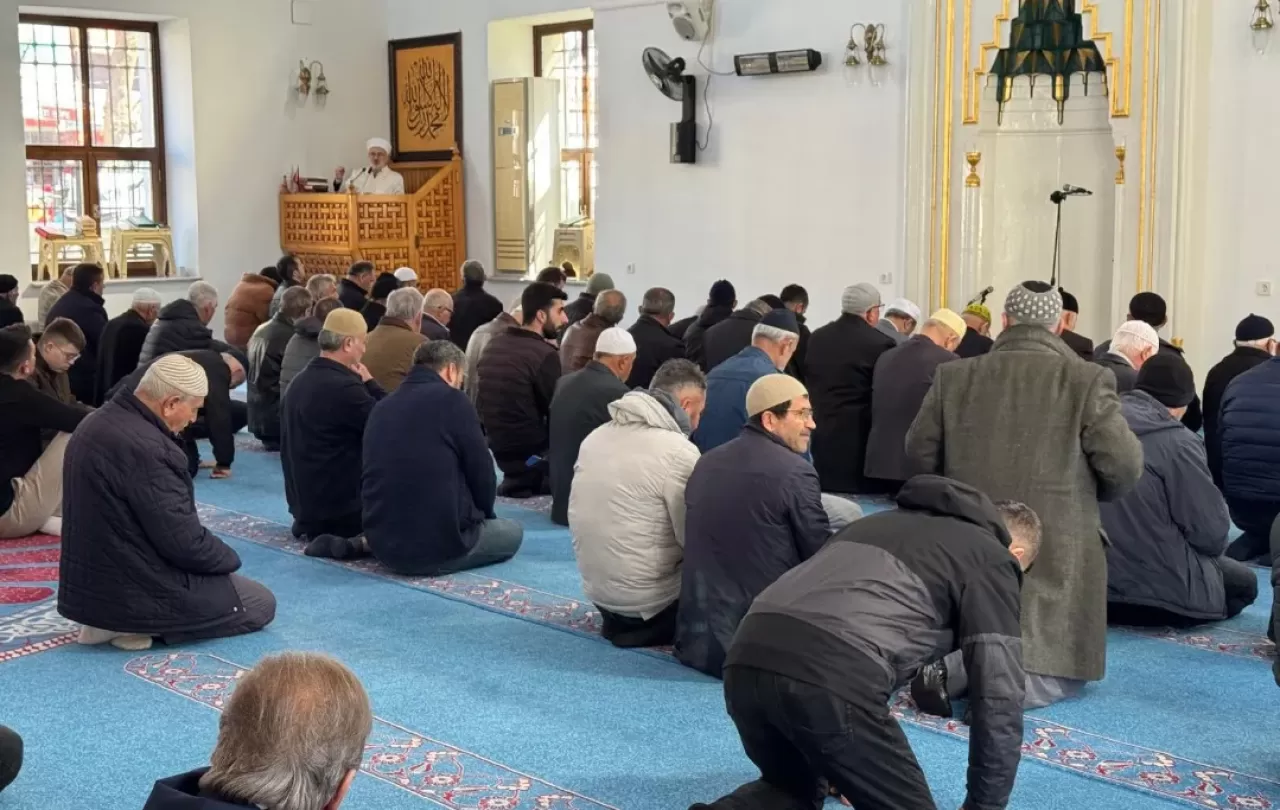 Diyanet Akademisi Başkanı Bandırma'da Cemaate Vaaz Verdi