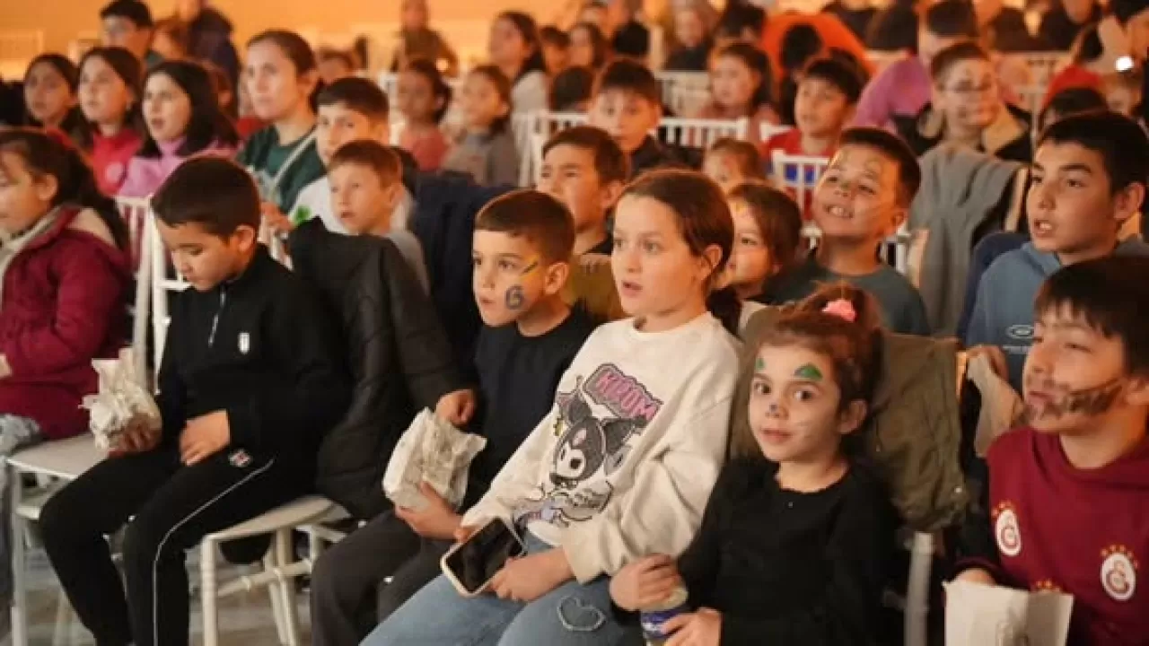 Sındırgı'da Çocuklar Ramazan Coşkusunu Etkinliklerle Yaşıyor