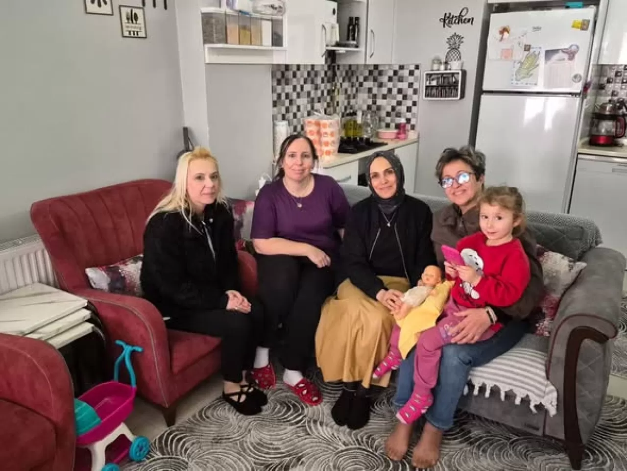 AK Parti Balıkesir'den Ramazan Mesajı: "Sevgi Bütün Perdeleri Kaldıran Bir Kandildir"