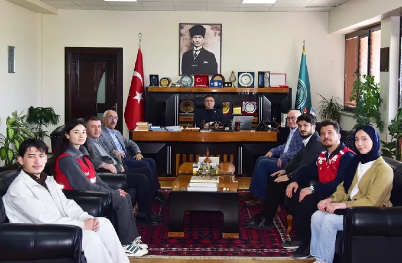 Genç Kızılay ve Balıkesir Üniversitesi İş Birliği Görüşmeleri Gerçekleştirildi