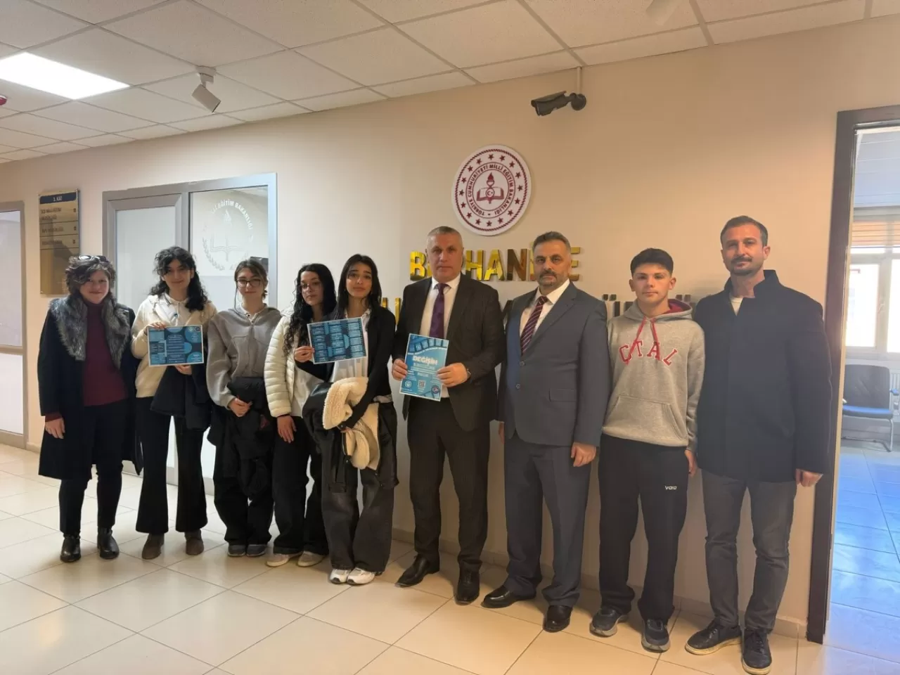 Burhaniye'de Öğrencilerden Milli Eğitim Müdürüne Çalıştay Ziyareti