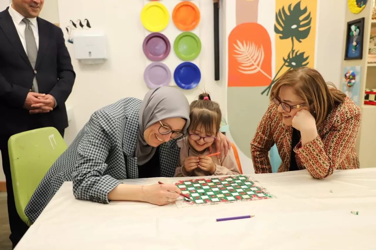 Balıkesir Milletvekili Belgin Uygur, Gaziantep Engelsiz Yaşam Merkezi'ni Ziyaret Etti