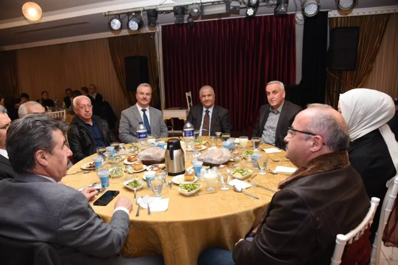 Balıkesir'de Eğitim Camiası Ramazan İftarında Buluştu