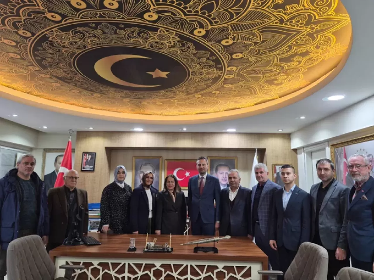 AK Parti Balıkesir İl Başkanlığı'nda Bakan Yardımcısı Sevim Sayım Madak Ağırlandı