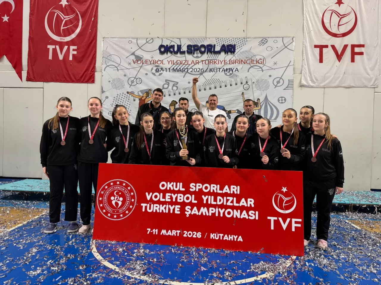 Özel Balıkesir Açı Ortaokulu Voleybolda Türkiye Dördüncüsü
