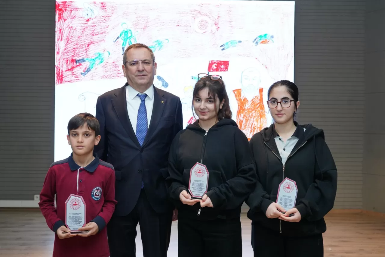 Ayvalık'ta İstiklal Marşı'nın Kabulünün 105. Yılı Kutlandı