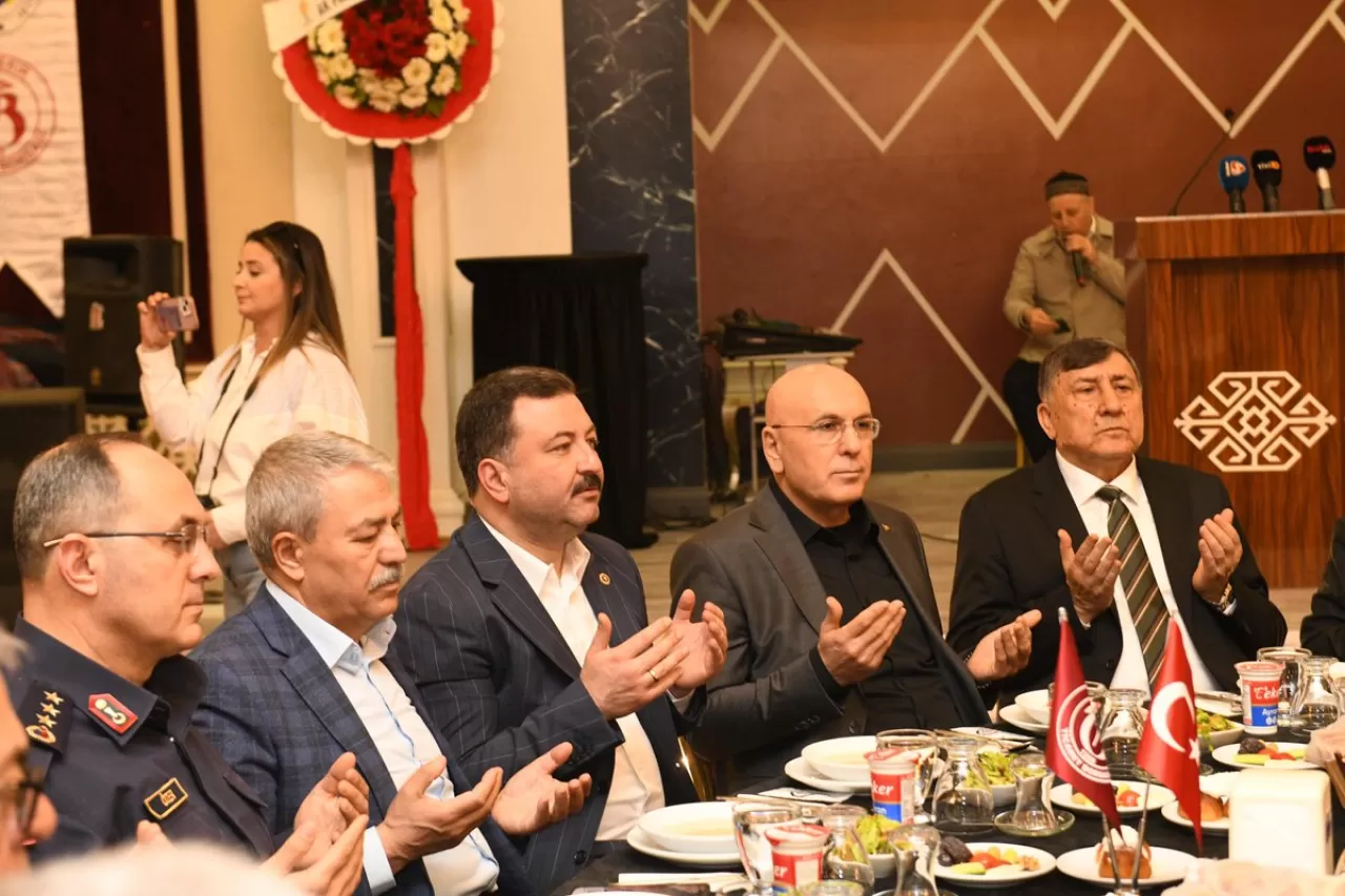 MHP'li Yüksel, Balıkesir Ticaret Borsası'nın İftar Programına Katıldı