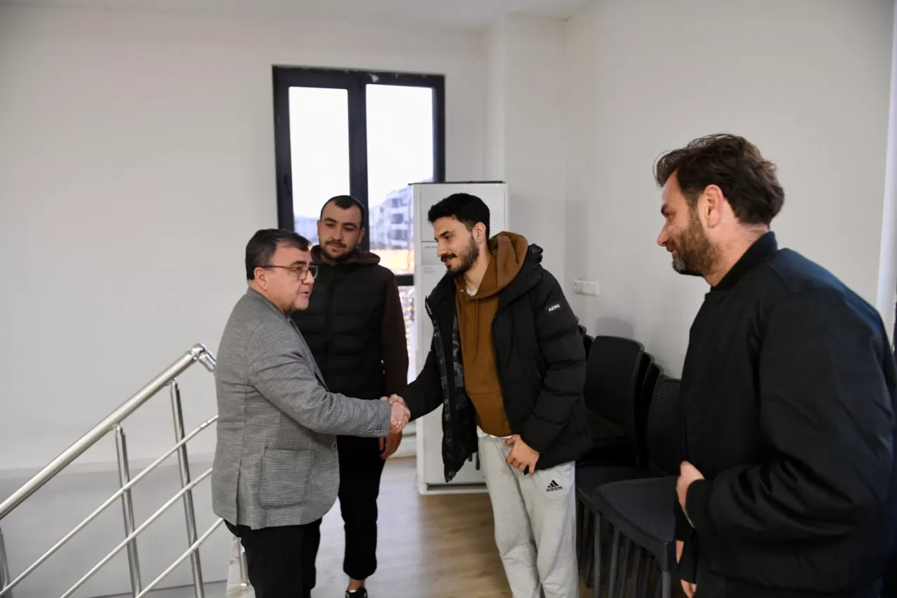 Altıeylül Belediyespor ve Balıkesirspor Altyapı Antrenörlerine İftarda Buluşma