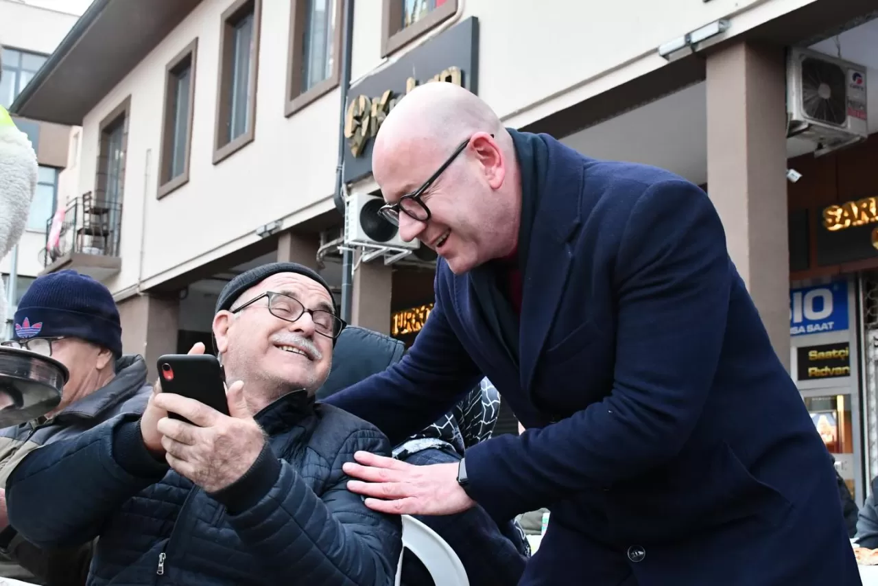 Balıkesir'de Kadir Gecesi'nde Zağnos Paşa Meydanı'nda İftar Buluşması