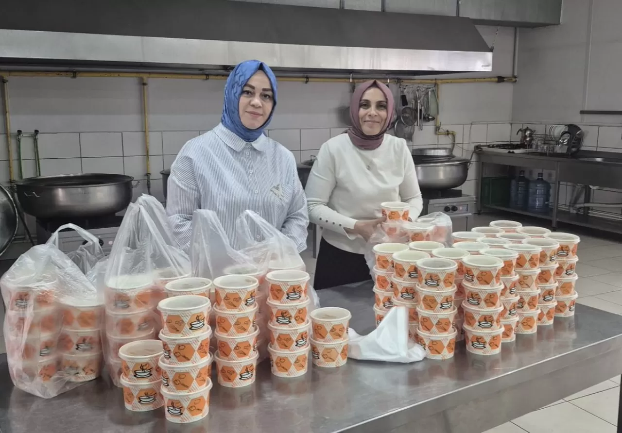 AK Parti Balıkesir'den Millete Adanmışlık Mesajı: "Her Sokakta Gönüller Yapıyoruz"