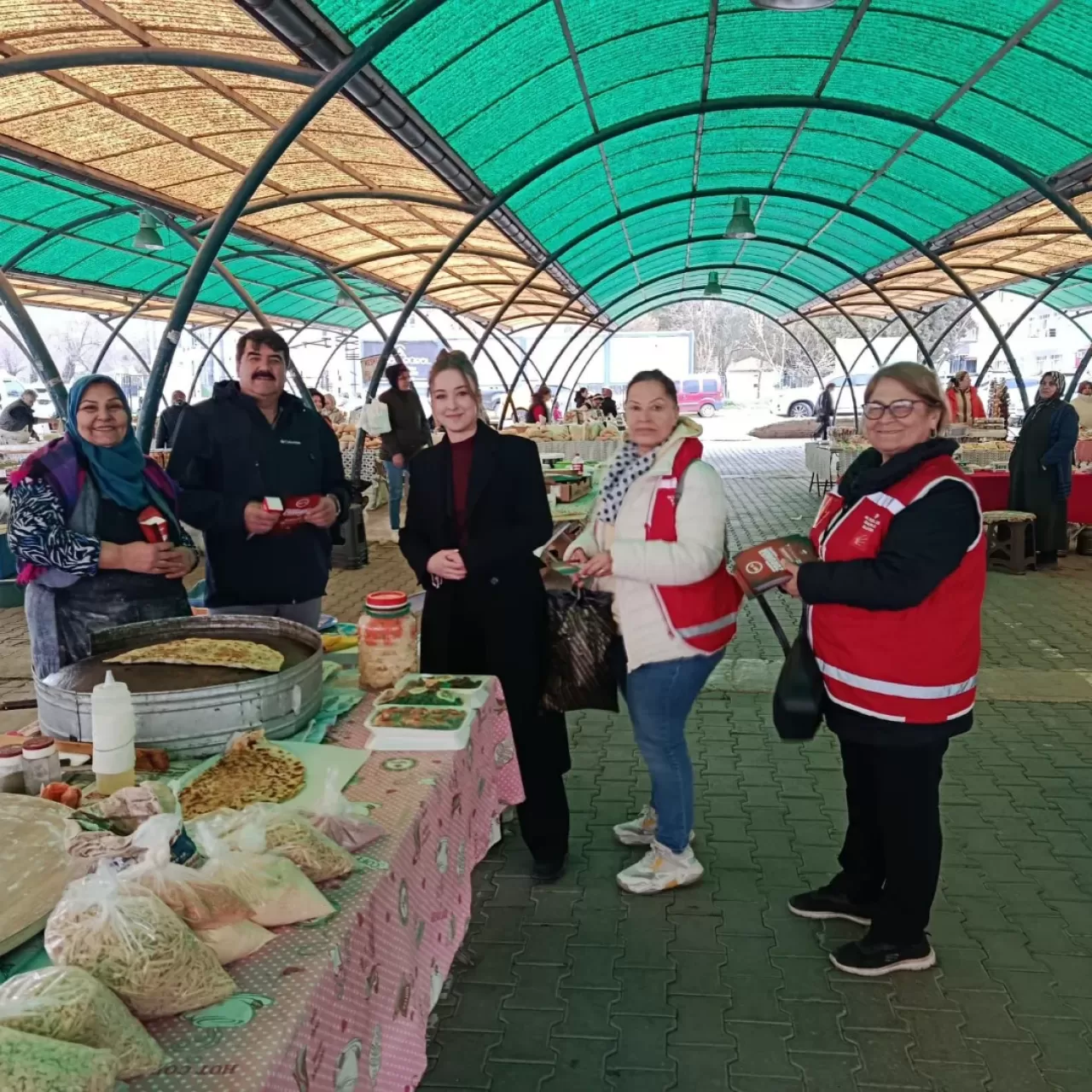 CHP'li Nalbant, Hanımeli Pazarı'ndaki Emekçi Kadınlarla Buluştu