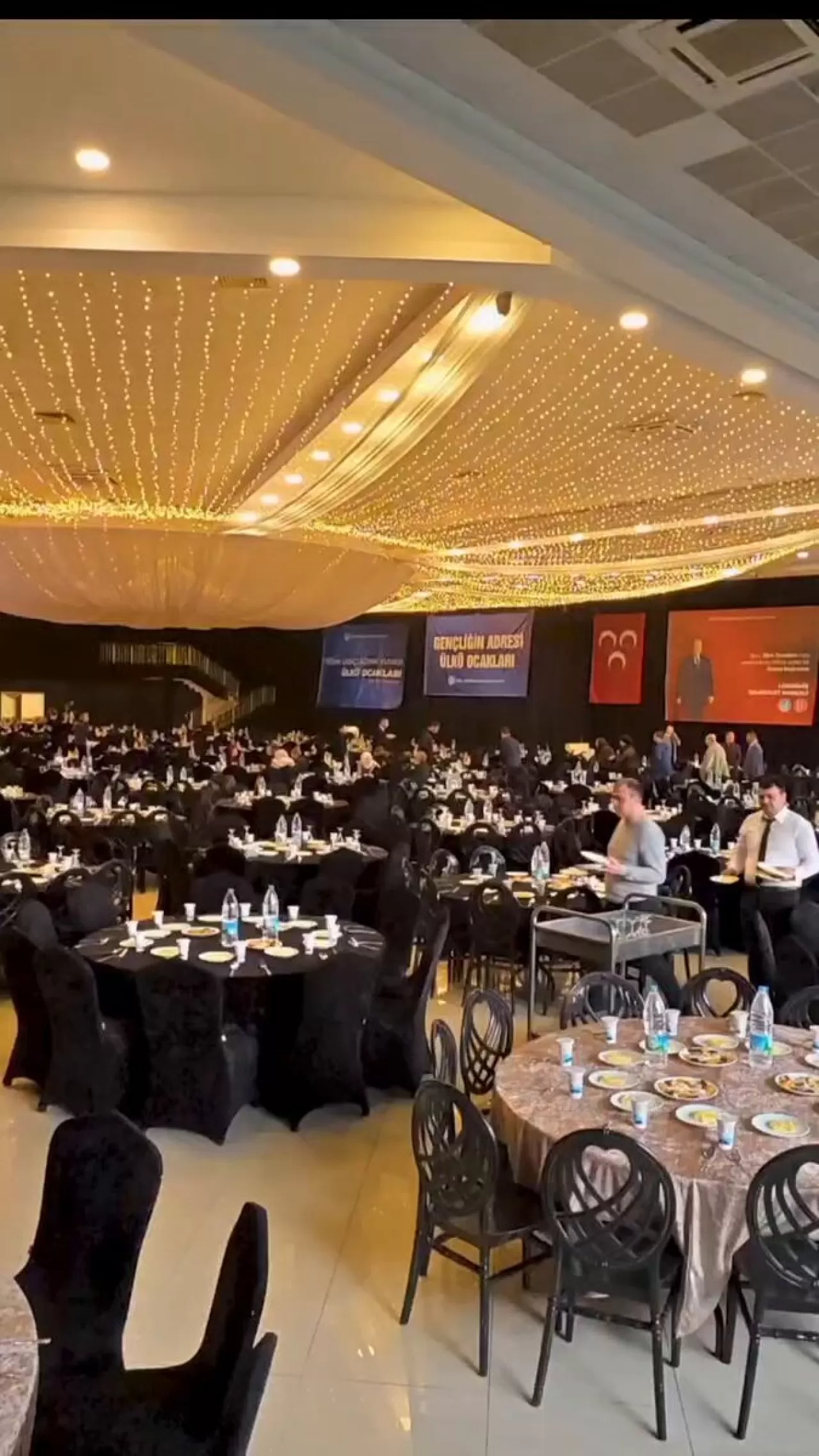 MHP'li Yüksel, Ülkü Ocakları İftarında Gençlerle Buluştu