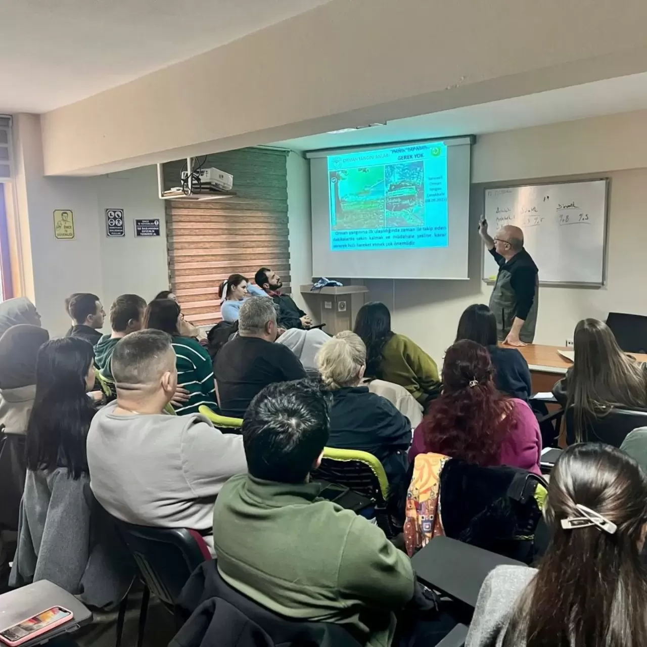 Bandırma'da Orman Yangın Gönüllüsü Eğitimine Yoğun İlgi