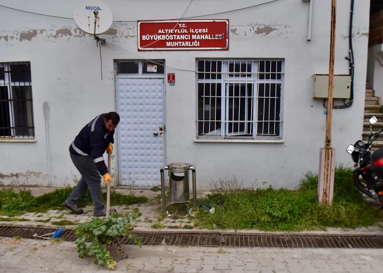 Altıeylül'de Bayram Temizliği: Büyükbostancı ve Nergiz Mahalleleri Temizlendi