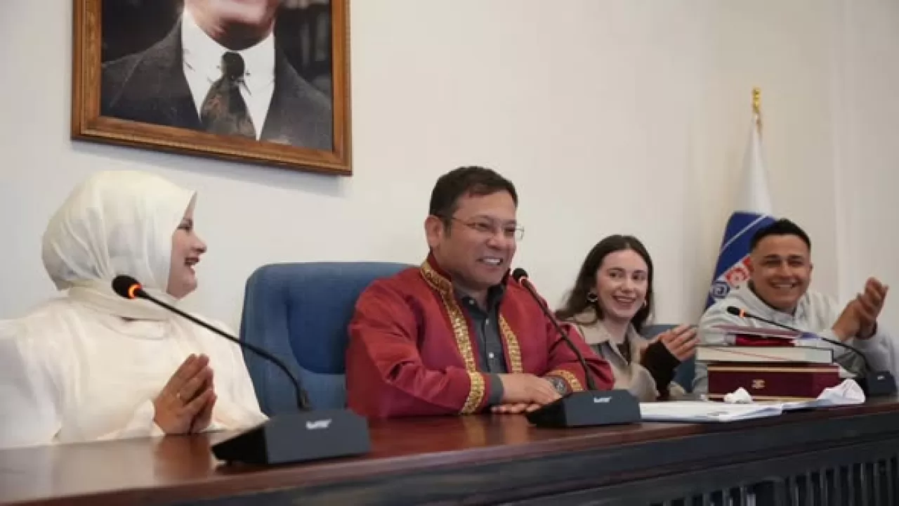 Sındırgı Belediyesi'nde Meslektaşlar Hayatlarını Birleştirdi