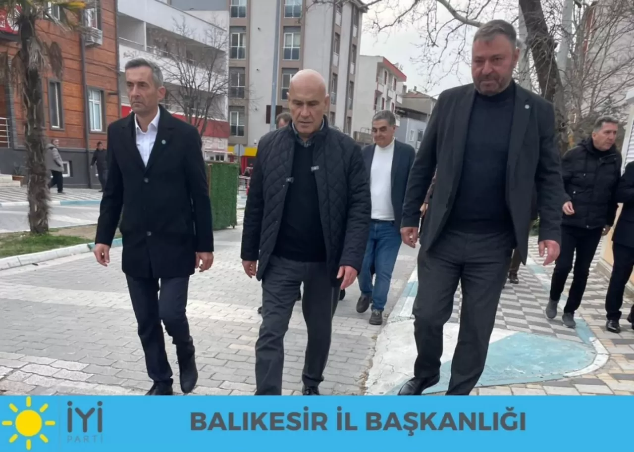 İYİ Parti Liderleri Susurluk'ta Vatandaşlarla Buluştu