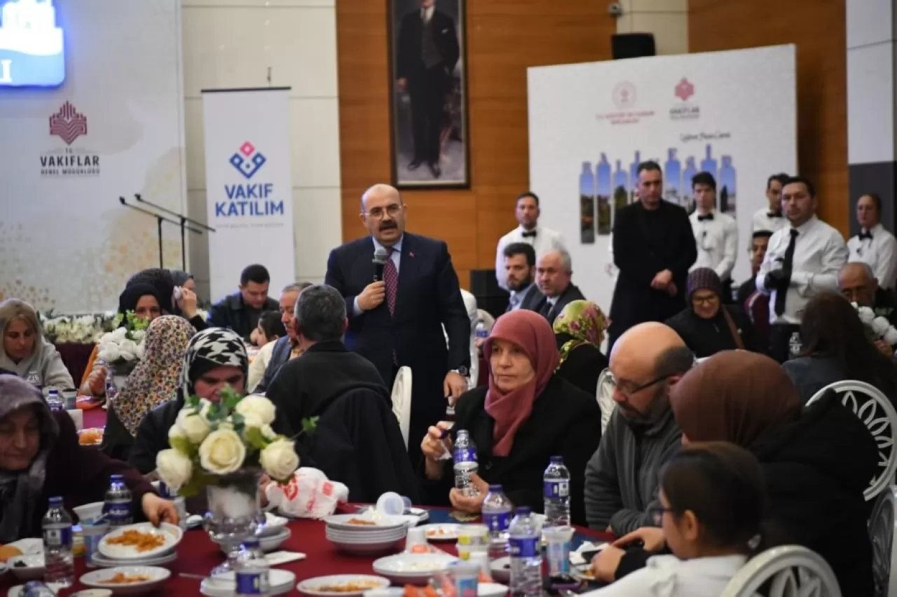 Vali Ustaoğlu, Ramazan Sofrasında Vatandaşlarla Buluştu