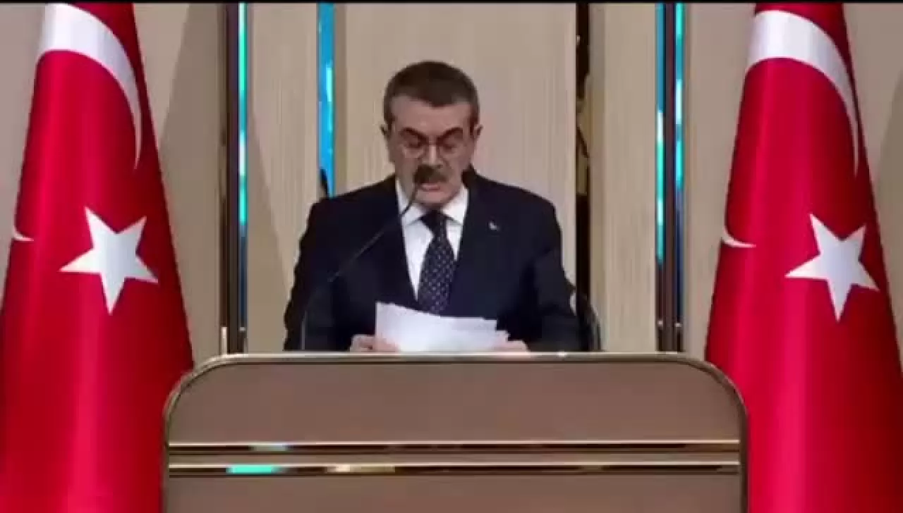 Bakan Tekin, Edremit'te Eğitim Ailesi ile İftarda Buluştu