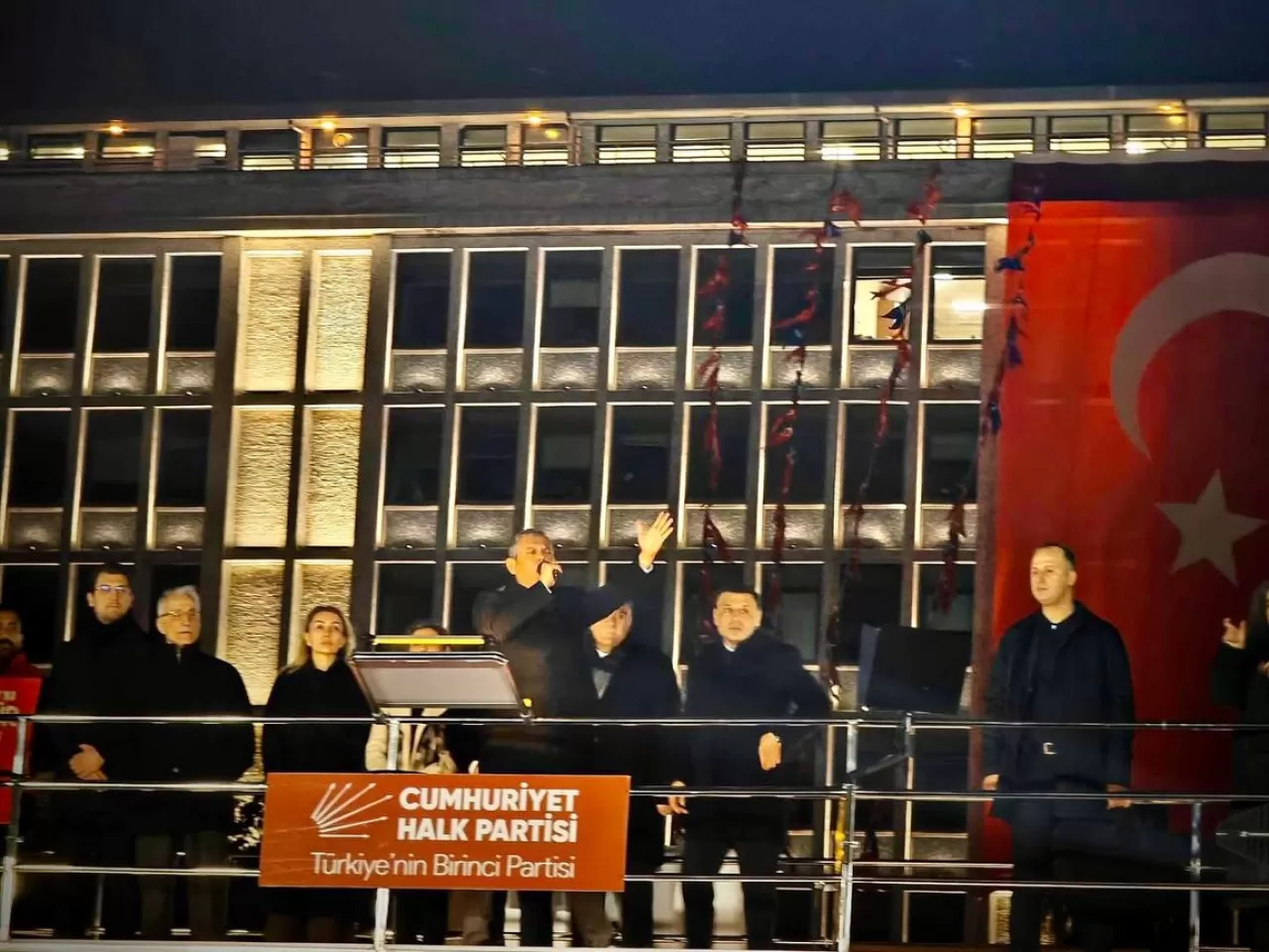 İmamoğlu'nun Tutukluluğunun 1. Yılında Saraçhane'de "Özgürlük" Protestosu