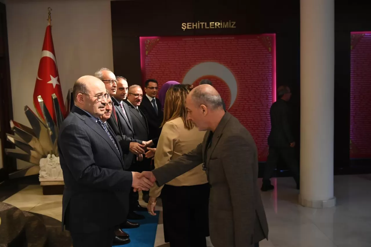 Vali Ustaoğlu, Ramazan Bayramı Öncesi Personeli ile Bir Araya Geldi