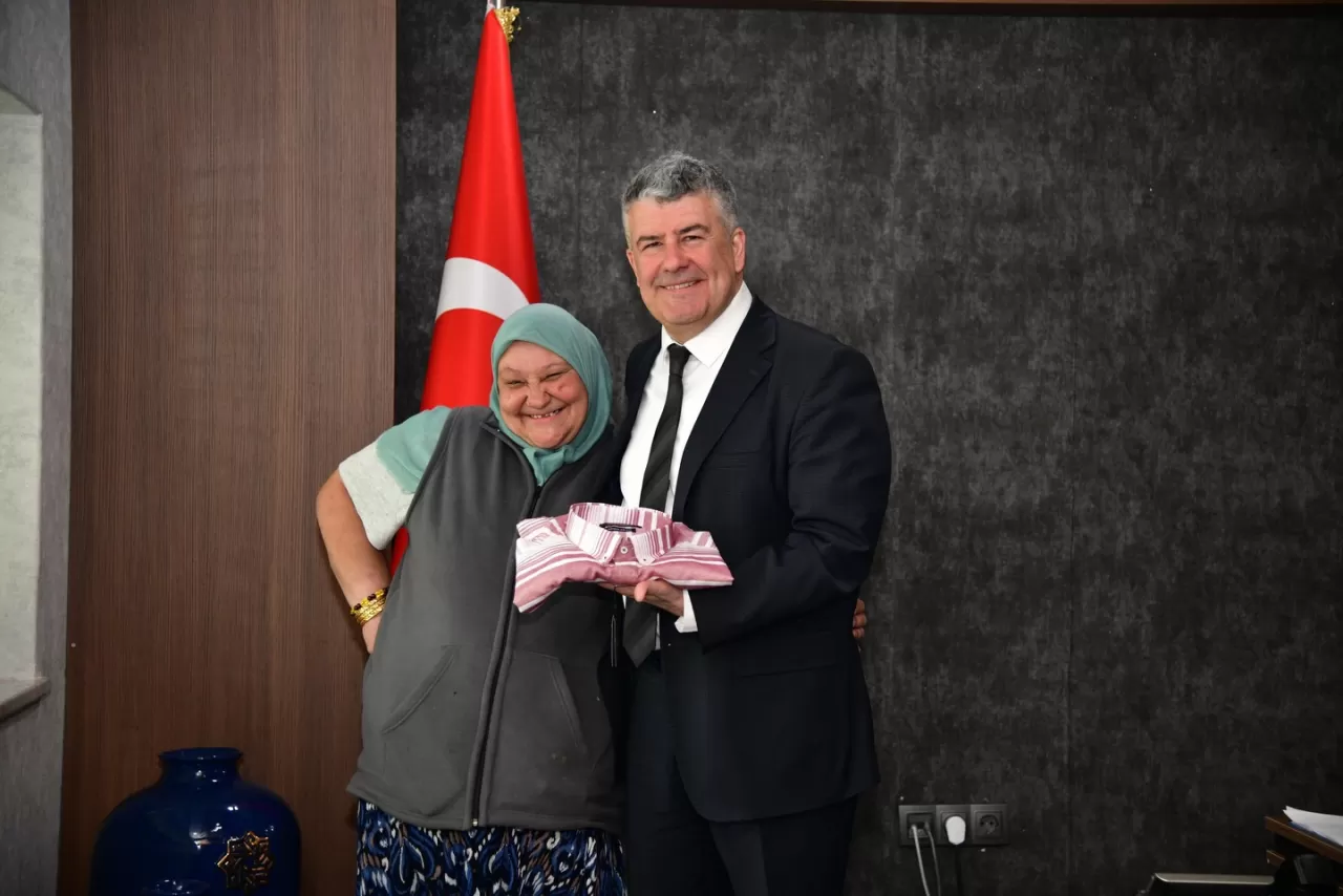 Karesi Belediyesi'nden Bayram Hediyesi