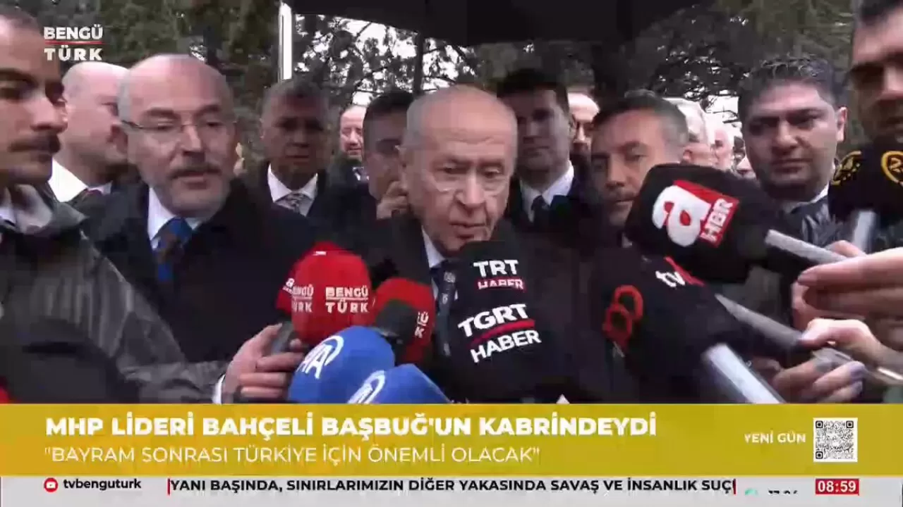 MHP Lideri Bahçeli, Alparslan Türkeş'in Kabrini Ziyaret Etti