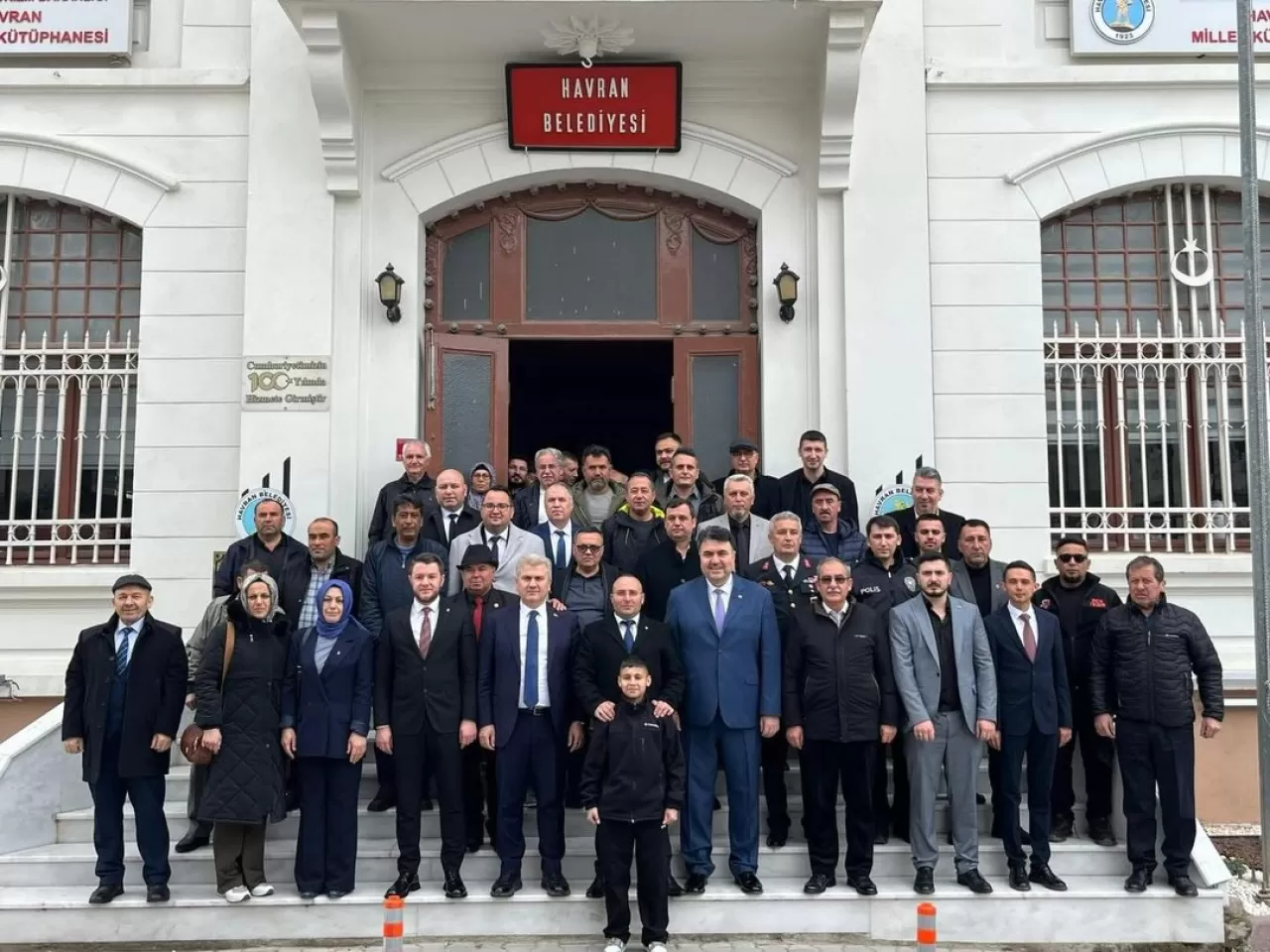 Havran'da Geleneksel Bayramlaşma Töreni Coşkuyla Gerçekleşti
