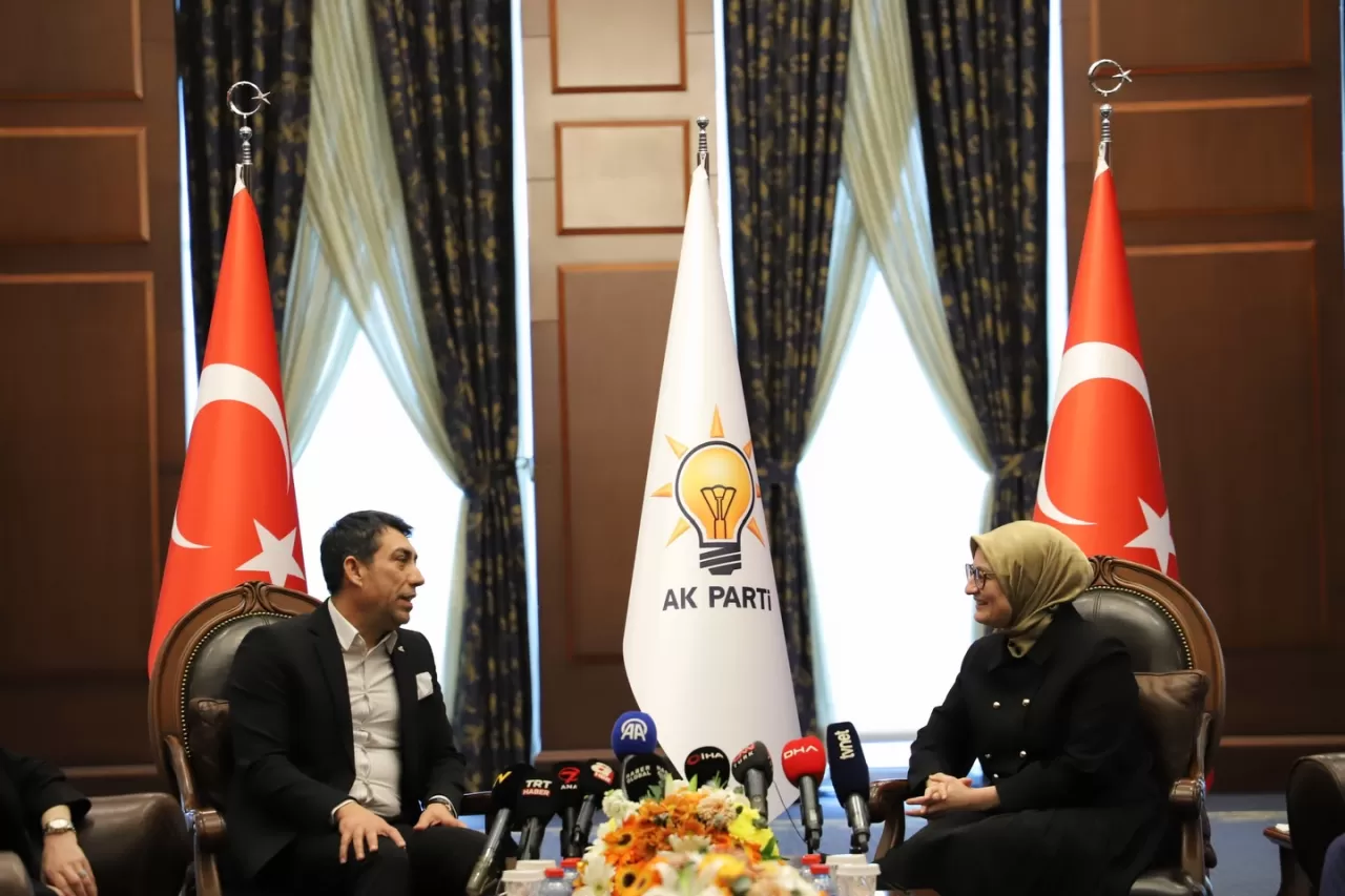 AK Parti, Anavatan Partisi Heyeti ile Bayramlaşma Programını Sürdürdü