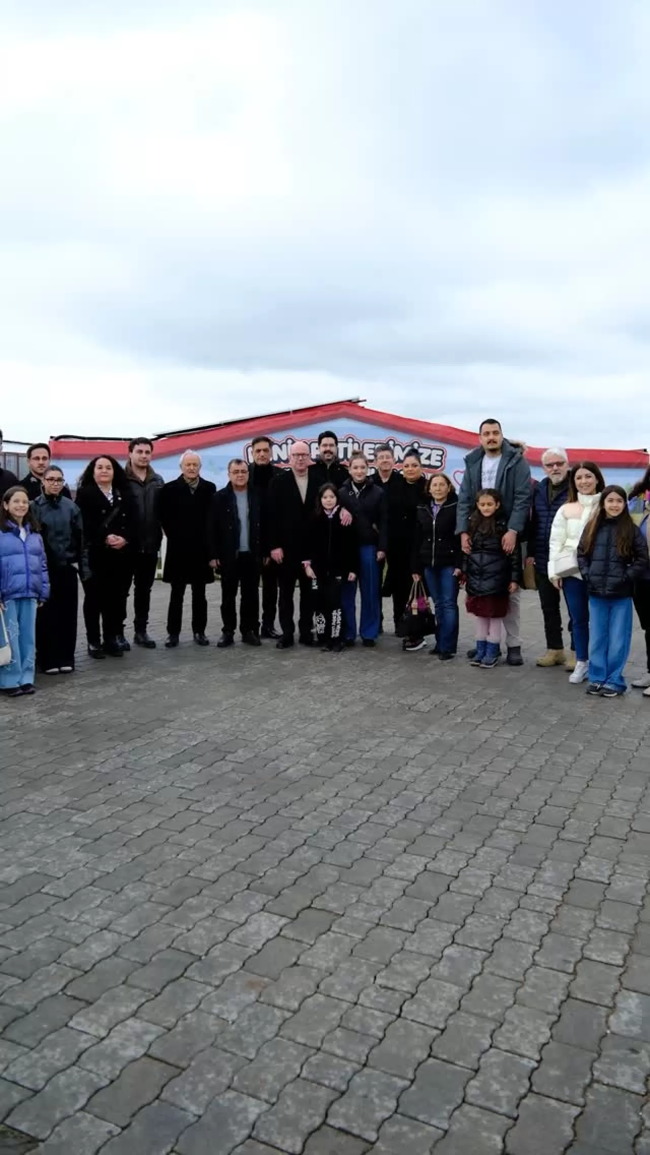 Balıkesir'de Hayvan Dostlarına Ziyaret ve Sahiplenme Vurgusu