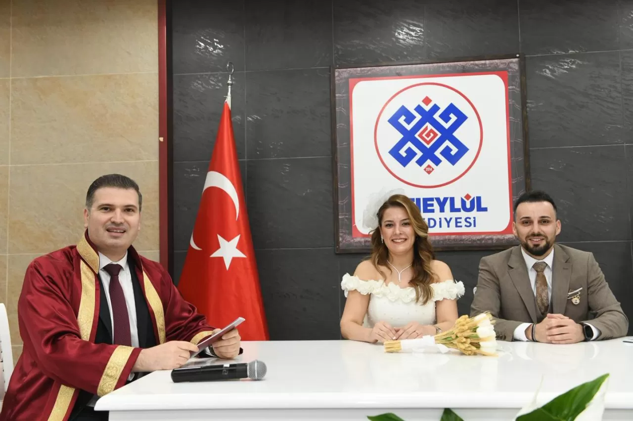 Başkan Yardımcısı Canlı, Genç Çiftin Nikahını Kıydı