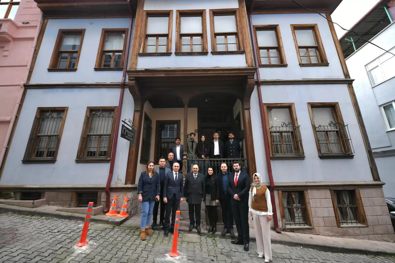 Balıkesir Valisi Ustaoğlu, Mimarlar Odası'nı Ziyaret Etti