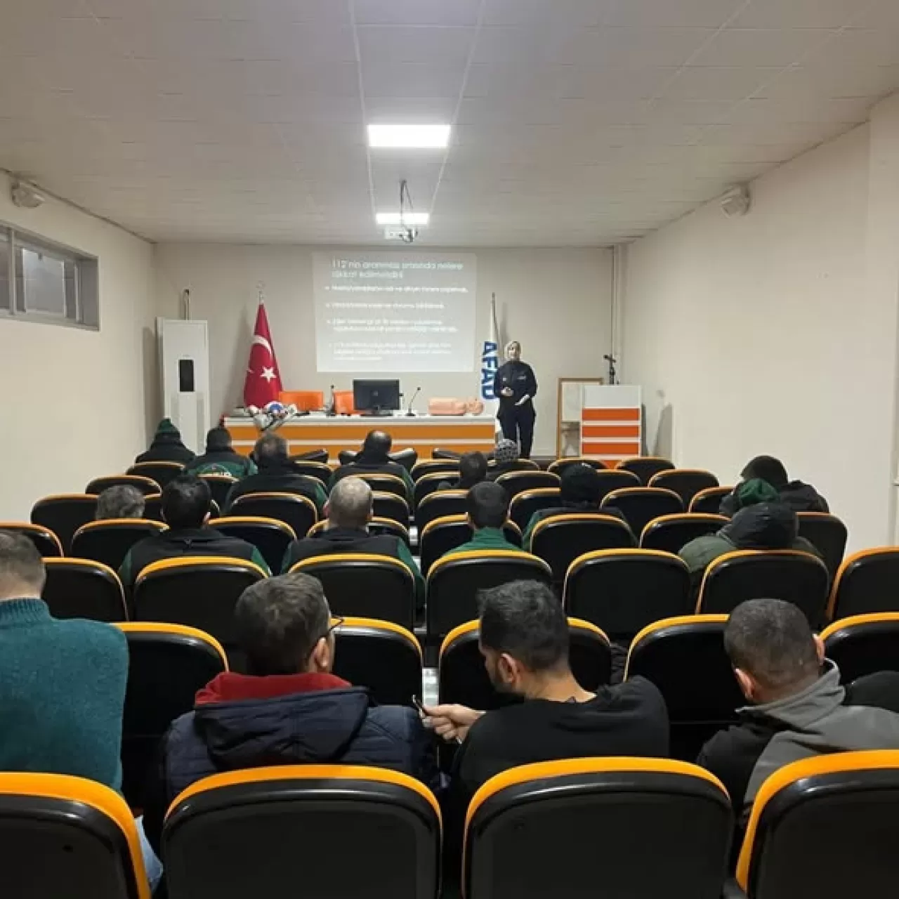 Balıkesir'de Deprem Anma Etkinliğinde Genç MEB Akub Ekibi Stand Kurdu