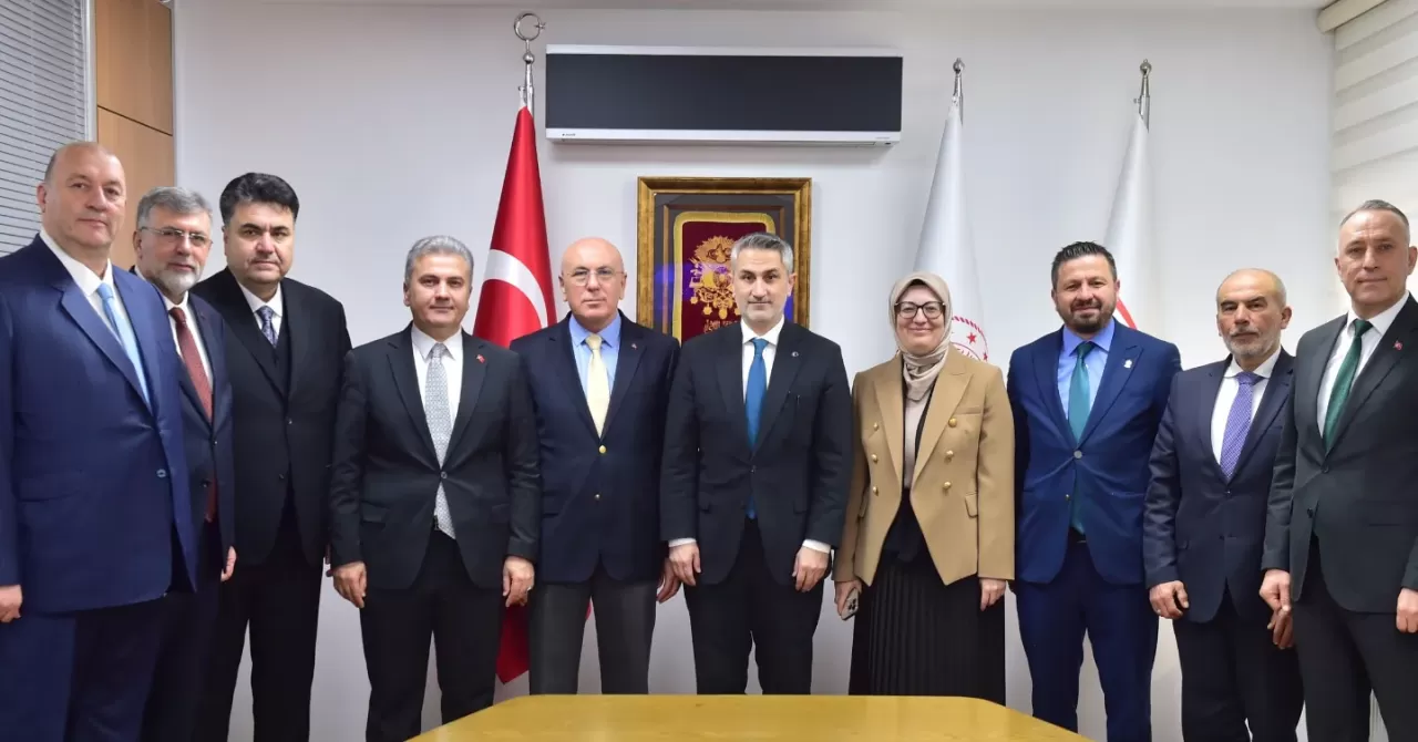 Balıkesir'de 5 İlçede Spor Tesisleri İçin Protokol İmzalandı